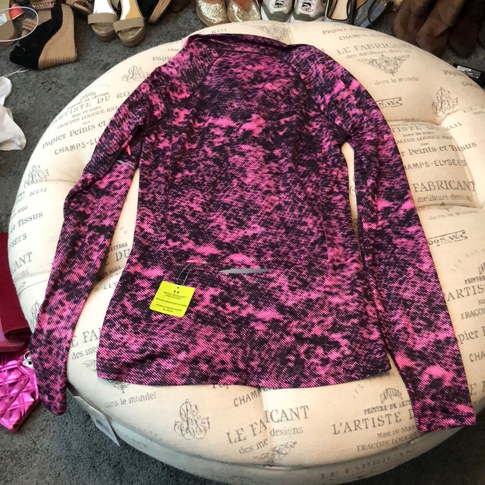 NWT Under Armour pink/black jacket size small - Picture 5 of 7